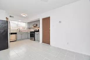 1111 W Brompton Dr, Pearland, TX 77584 - Photo 9