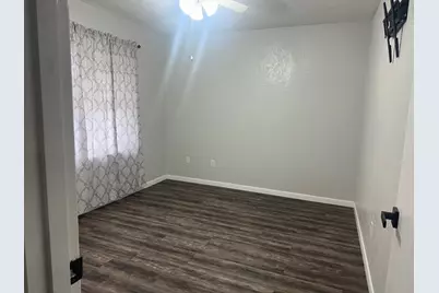 208 Walnut Street, Lake Jackson, TX 77566 - Photo 5