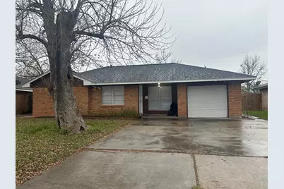 208 Walnut Street, Lake Jackson, TX 77566 - Photo 1