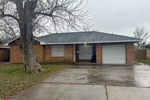 208 Walnut St, Lake Jackson, TX 77566 - Photo 1
