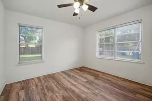 1126 1st Ave N, Texas City, TX 77590 - Photo 7