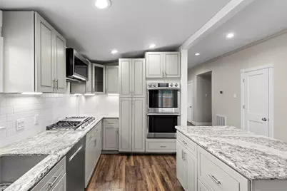 901 Melbourne Street, Houston, TX 77022 - Photo 11