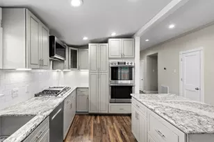901 Melbourne St, Houston, TX 77022 - Photo 11
