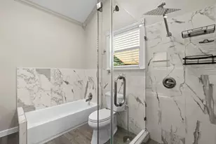 901 Melbourne St, Houston, TX 77022 - Photo 19