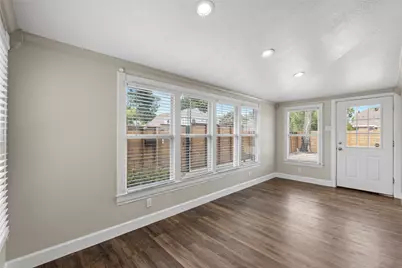 901 Melbourne Street, Houston, TX 77022 - Photo 13