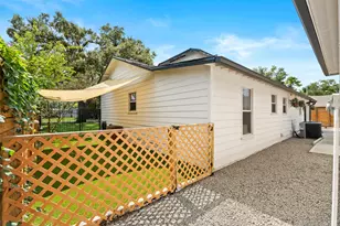 901 Melbourne St, Houston, TX 77022 - Photo 29