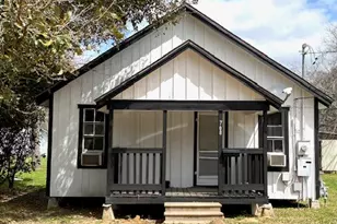 708 N Wharton St, El Campo, TX 77437 - Photo 1