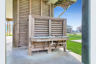 866 Wommack, Port Bolivar, TX 77650 - Photo 9