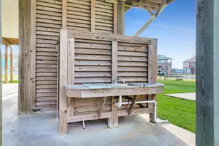 866 Wommack, Port Bolivar, TX 77650 - Photo 9