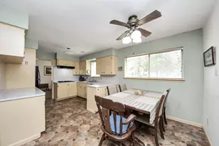 6122 Woodacres Dr, Hitchcock, TX 77563 - Photo 9