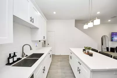 4613 Ireland Street #B, Houston, TX 77016 - Photo 11