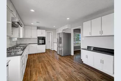 1426 Antigua Lane, Nassau Bay, TX 77058 - Photo 15