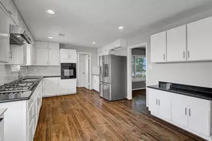 1426 Antigua Ln, Nassau Bay, TX 77058 - Photo 15