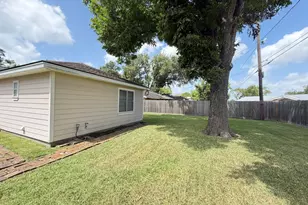 2009 W 14th 1/2 St, Houston, TX 77008 - Photo 11