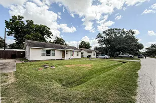 2009 W 14th 1/2 St, Houston, TX 77008 - Photo 3
