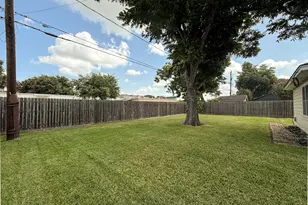 2009 W 14th 1/2 St, Houston, TX 77008 - Photo 9