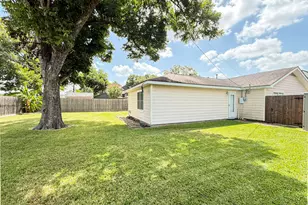 2009 W 14th 1/2 St, Houston, TX 77008 - Photo 7