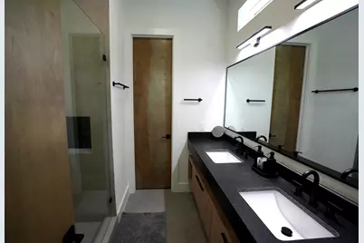 2205 Staples Street #C, Houston, TX 77026 - Photo 9