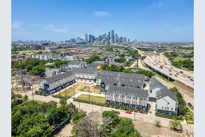 745 Bringhurst Street, Houston, TX 77020 - Photo 9