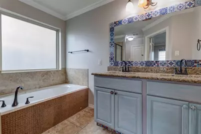 3037 Hawthorne Glen Lane, Dickinson, TX 77539 - Photo 15