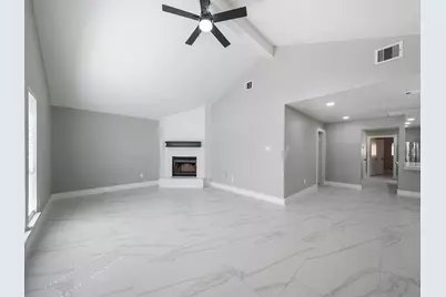 23 Summer Crest Circle, The Woodlands, TX 77381 - Photo 5