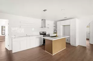 719 E 40th 1/2 St, Houston, TX 77022 - Photo 13