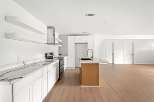 719 E 40th 1/2 St, Houston, TX 77022 - Photo 15