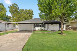 719 E 40th 1/2 St, Houston, TX 77022 - Photo 1