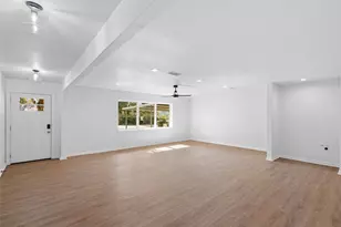 719 E 40th 1/2 St, Houston, TX 77022 - Photo 9