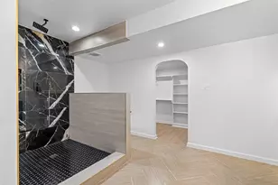 719 E 40th 1/2 St, Houston, TX 77022 - Photo 25