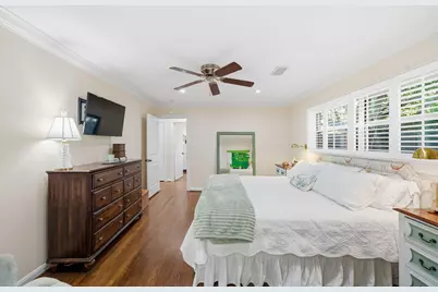 10218 Piermain Drive, Houston, TX 77035 - Photo 13