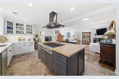 10218 Piermain Drive, Houston, TX 77035 - Photo 7