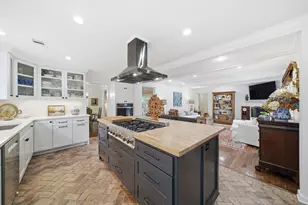 10218 Piermain Dr, Houston, TX 77035 - Photo 7