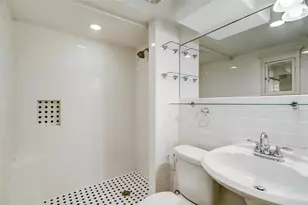 308 1/2 W Drew St, Houston, TX 77006 - Photo 9
