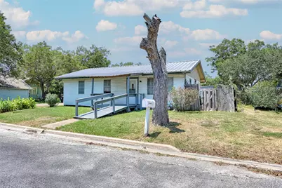 505 Kellett Avenue, Schulenburg, TX 78956 - Photo 3