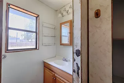 505 Kellett Avenue, Schulenburg, TX 78956 - Photo 17
