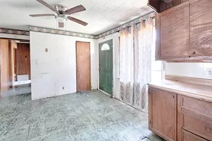 505 Kellett Ave, Schulenburg, TX 78956 - Photo 11