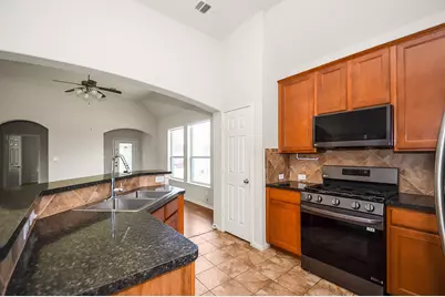 1818 Sonoma Breeze Drive, Houston, TX 77049 - Photo 9