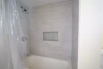 11075 Spottswood Drive, Houston, TX 77016 - Photo 11