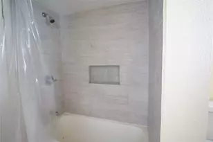 11075 Spottswood Dr, Houston, TX 77016 - Photo 11