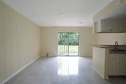 11075 Spottswood Drive, Houston, TX 77016 - Photo 9