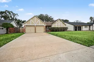 15727 Blackhawk Blvd, Friendswood, TX 77546 - Photo 3