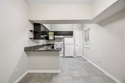 2100 Tanglewilde Street #631, Houston, TX 77063 - Photo 3