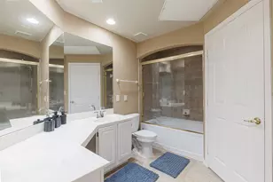 2400 McCue Rd, Houston, TX 77056 - Photo 9