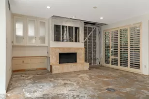 201 Vanderpool Ln, Houston, TX 77024 - Photo 17