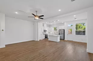 536 Red Cascade Trl, Willis, TX 77318 - Photo 5