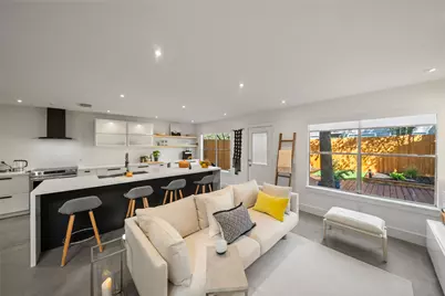 258 Sentry Maple Place, The Woodlands, TX 77382 - Photo 9