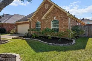 2201 Lilyglen Ct, League City, TX 77573 - Photo 11