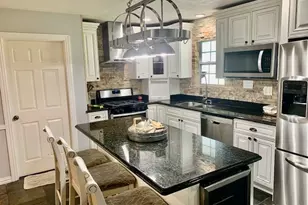 1114 Bayou Cir, Galveston, TX 77551 - Photo 7