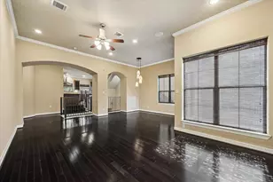 2041 W 14th 1/2 St, Houston, TX 77008 - Photo 13